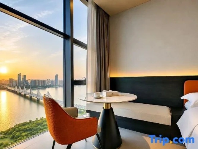 Standard Twin room with river view