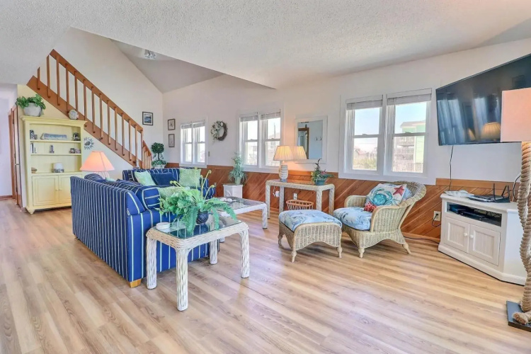 5018 - Mike`s Beach House
