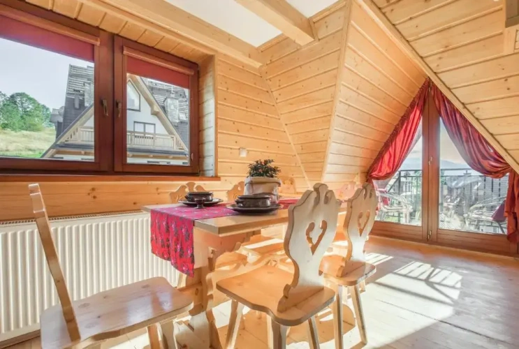 3 Bedrooms Apartment