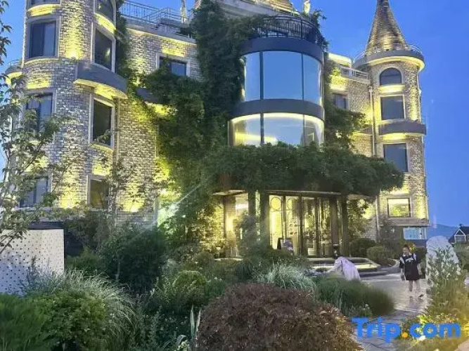 Bay Four Seasons Castle Hotel