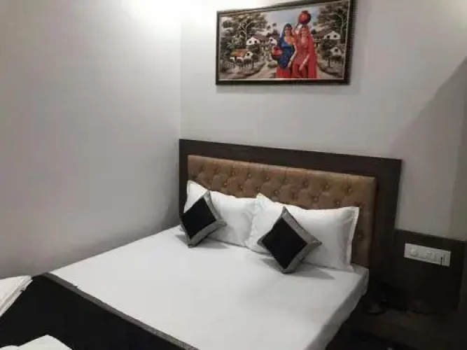 Aastha Inn by FabHotel