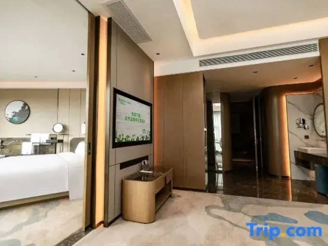 Deluxe Double Suite