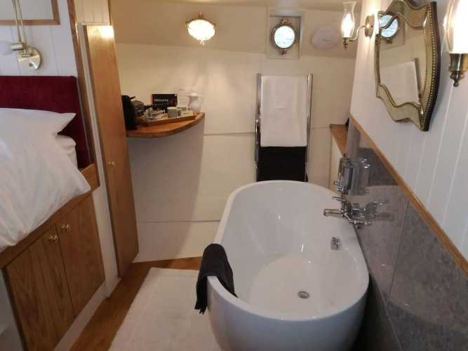 Hotel Barge Waternimf