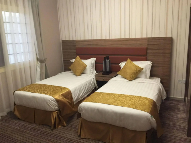La Fontaine Al Hamra Suites