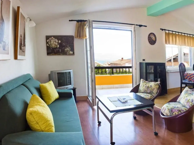 Apartment with sea view