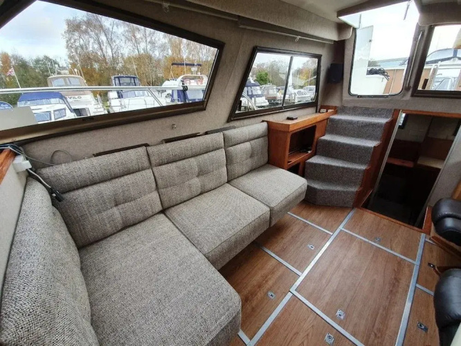 Houseboat Lynx