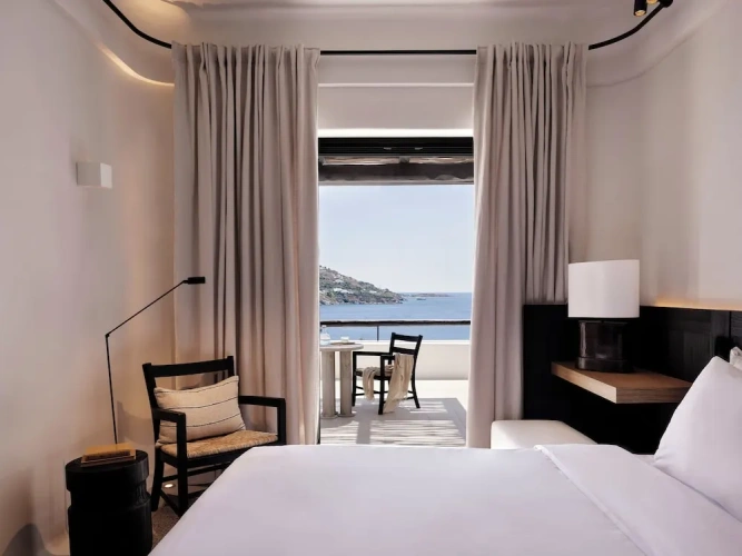 Deluxe room with balcony and with sea view