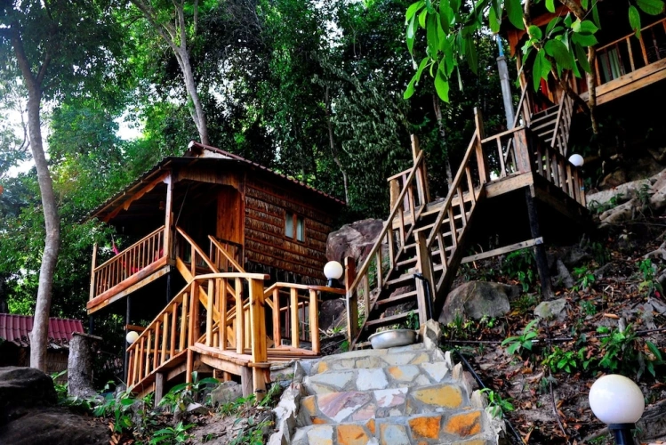 Double Bungalow with balcony and with sea view