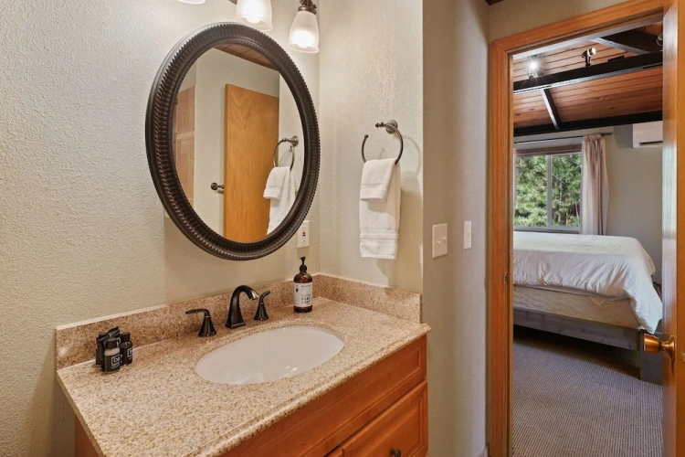 2 Bedrooms Cottage