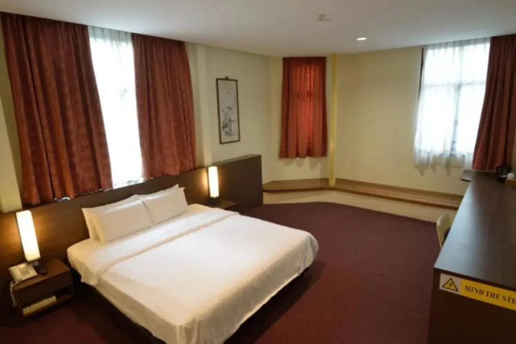 VIP Hotel (SG Clean Certified)
