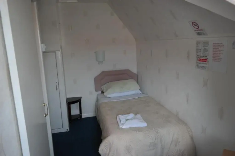 Standard Single room