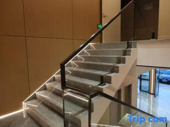 Yaxuan Smart Hotel