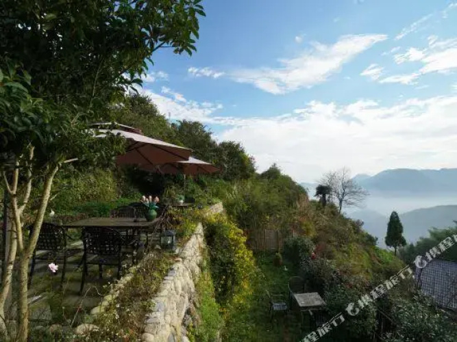 Yun Shang Wu Tian Guesthouse