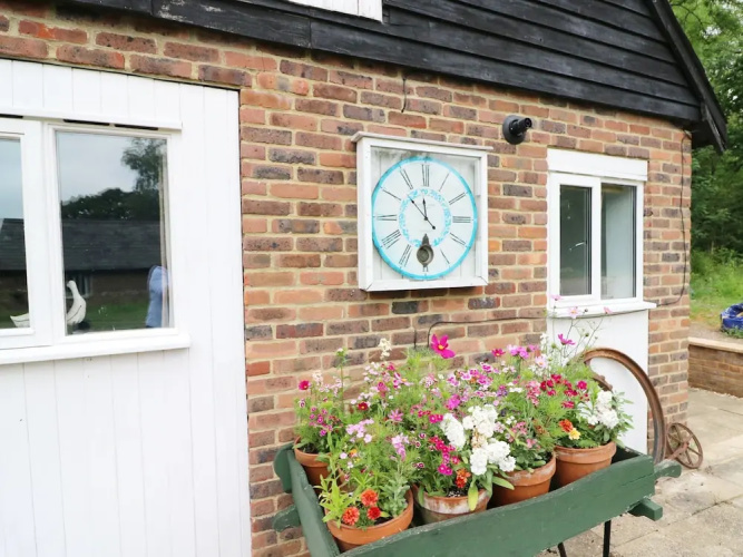 Tick Tock Cottage