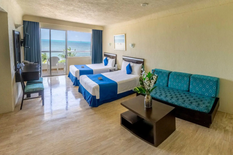 Aquamarina Beach Hotel