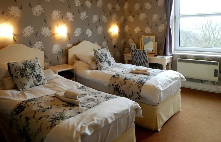Hillcrest Hotel