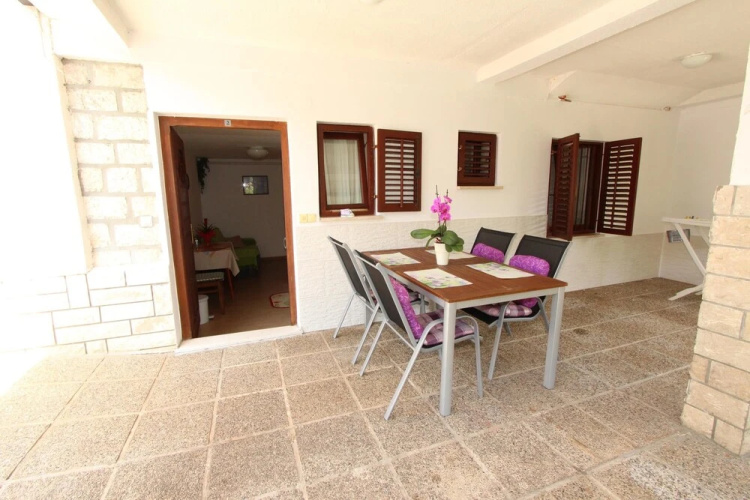 Apartments and Room Silvana