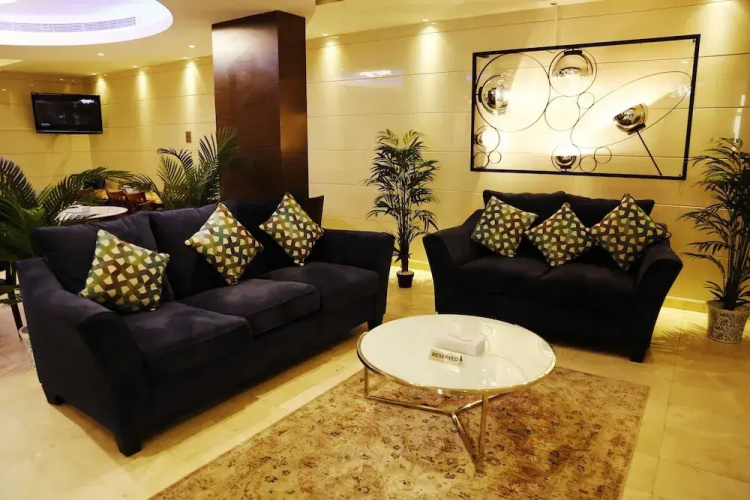 Click Square Hotel
