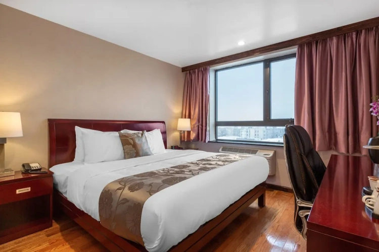 Superior Double room with city view