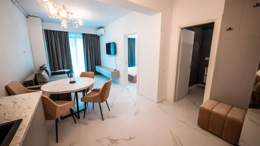 1 Bedroom Suite with balcony and with partial sea view