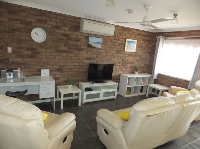 2 Bedrooms Chalet