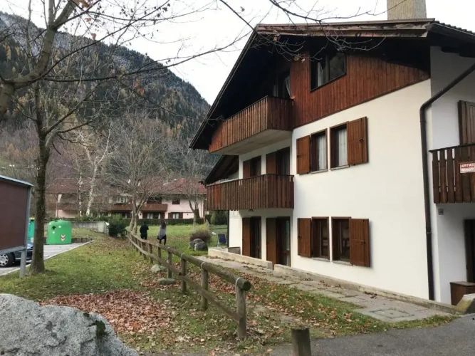 Apartment with mountain view