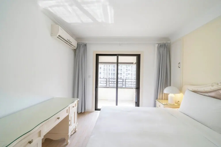 Tyms 2BR APT Xujiahui Dacheng Residence