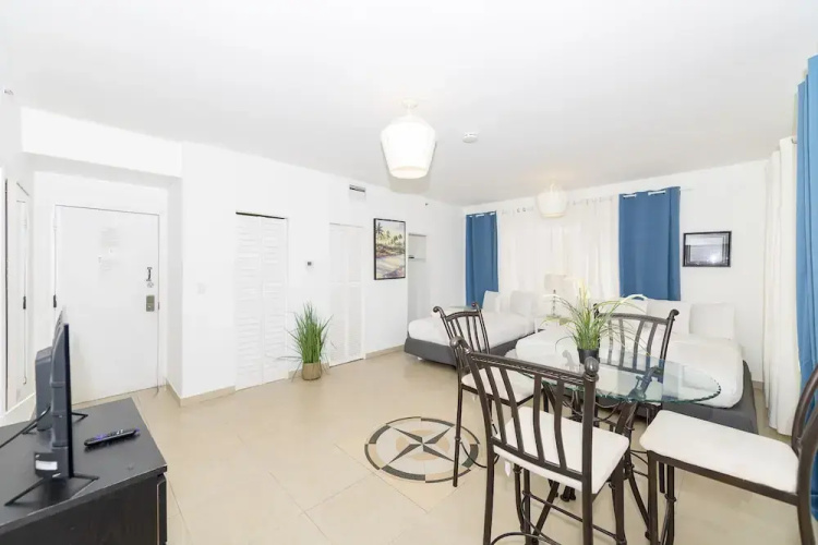 Ocean Drive Apartments