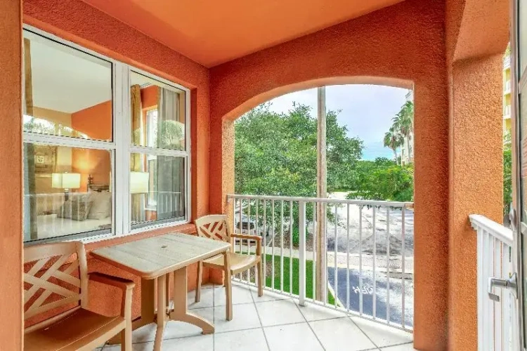 Standard Twin room with balcony
