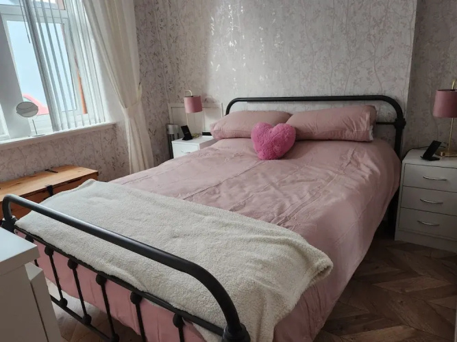 Apartment - Largs - Sleeps 4 - Pet Friendly