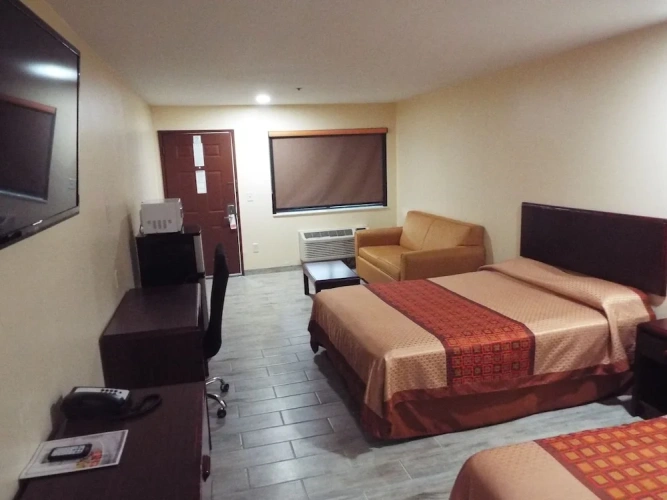 Classic Quadruple Suite