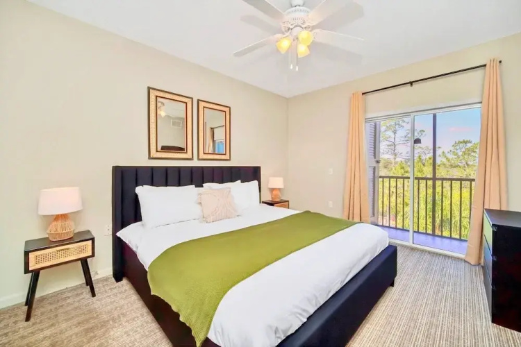 Modern 2BR Condo - With Pool Hot Tub