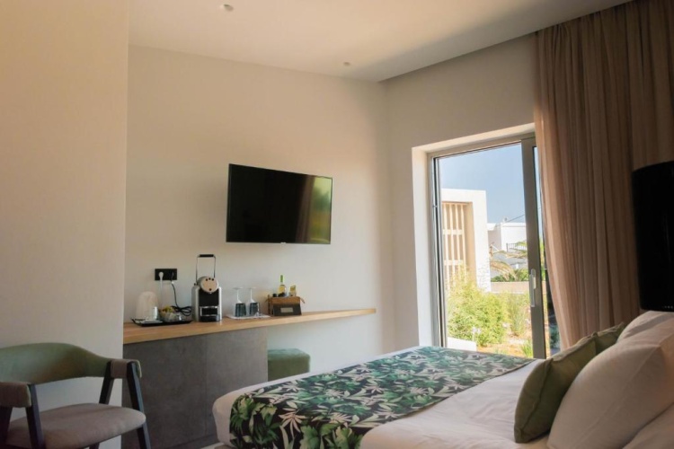 Superior Double Studio with partial sea view