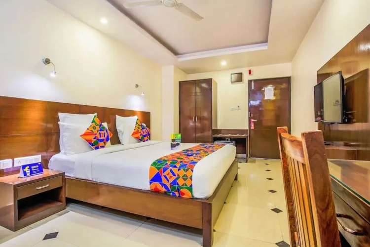 Fabhotel Royal Heritage