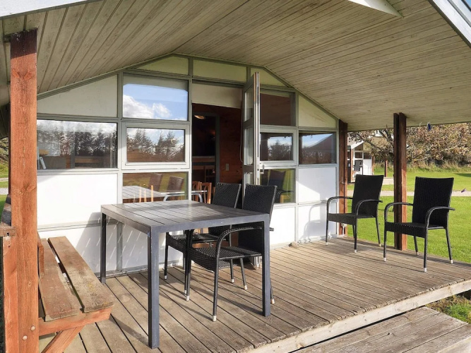 Bright Cabin in Camping Resort