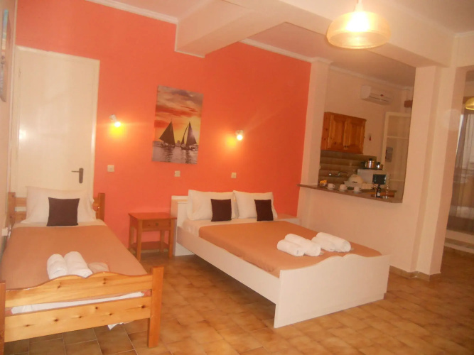 Elli Marina Studios and Apartments