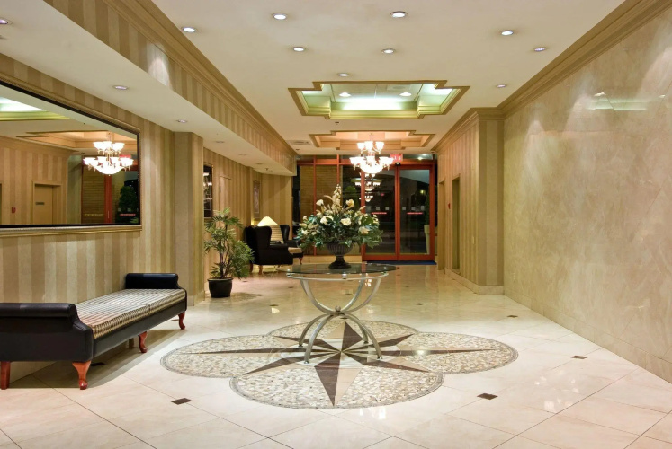Holiday Inn Express Vancouver-Metrotown (Burnaby) by IHG