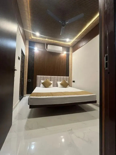Om Nilay Paying Guest House By GRB