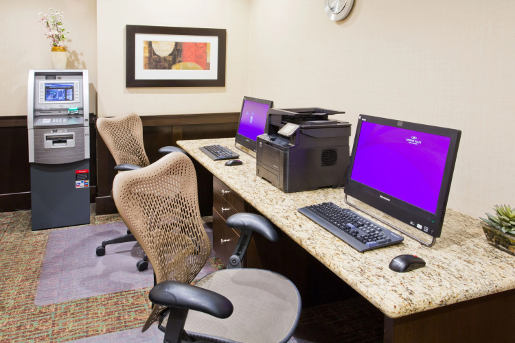 Crowne Plaza Anchorage Midtown photo 8