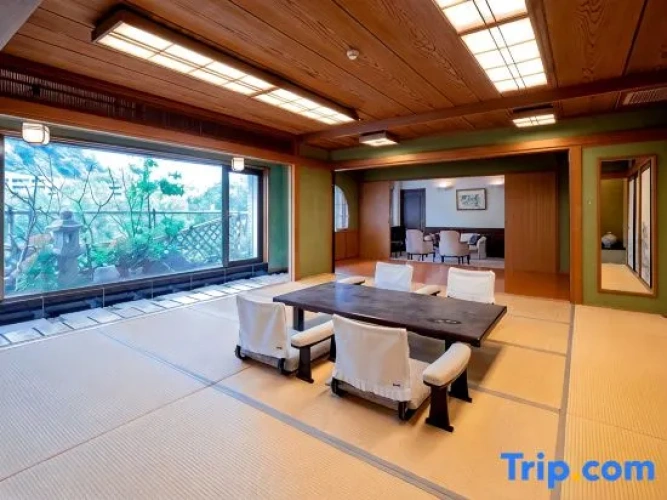 Deluxe room with mountain view