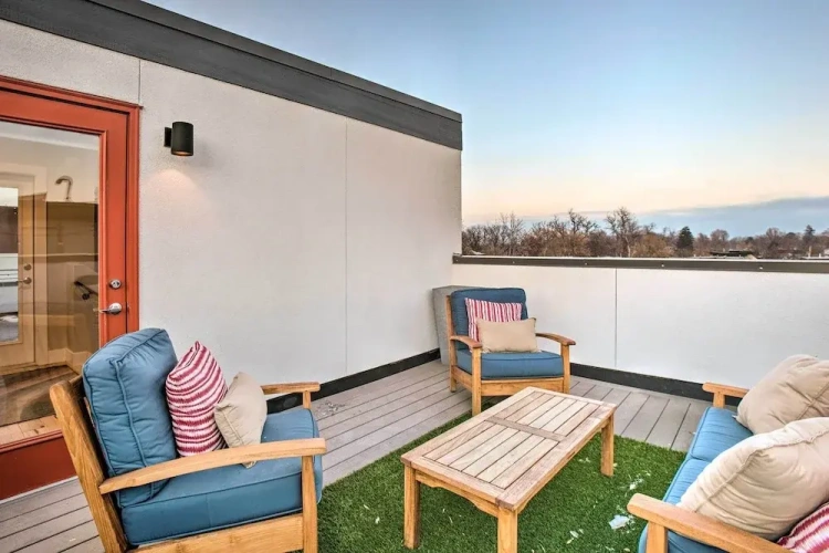 2 Bedrooms Apartment with balcony
