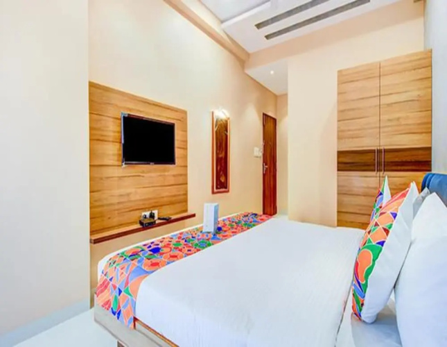 Hotel 7th Crossing by FabHotel