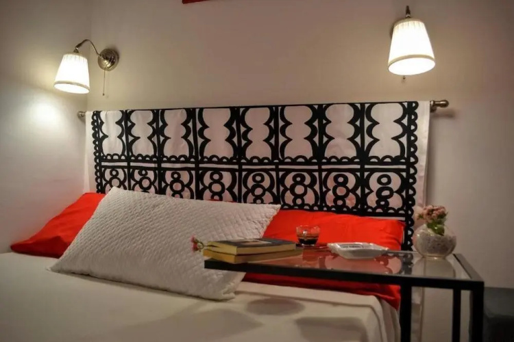 B&B Tauromenion