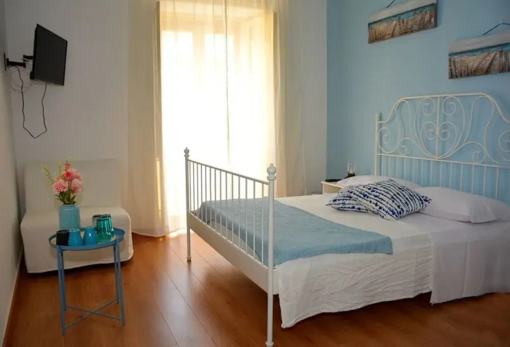 Mia's Rooms