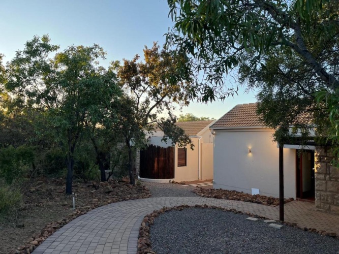 2 Bedrooms Cottage
