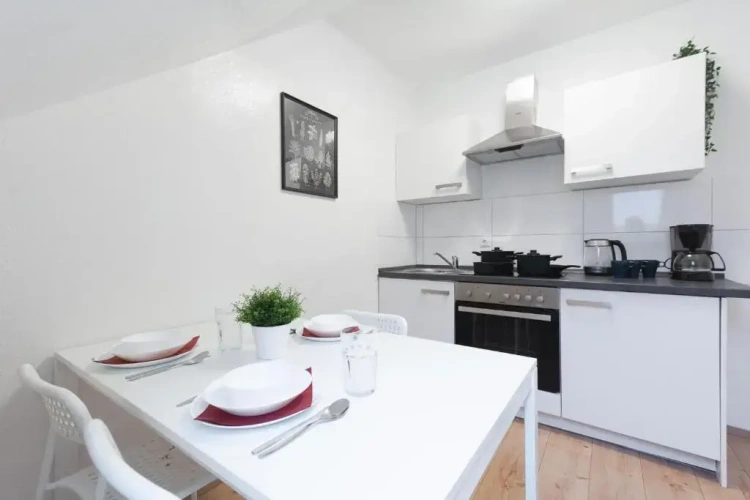 2 Bedrooms Apartment