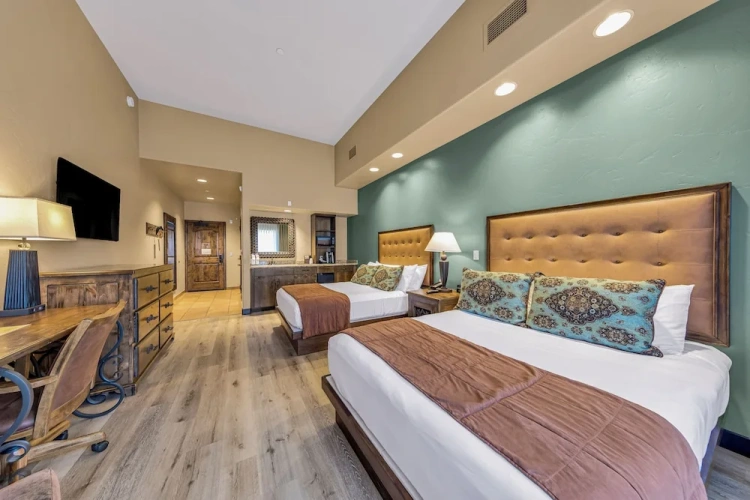 Standard Quadruple room with balcony