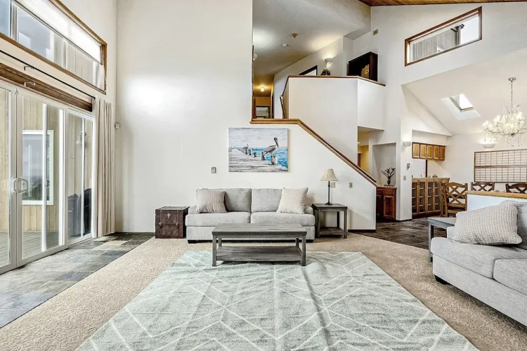 4 Bedrooms Cottage