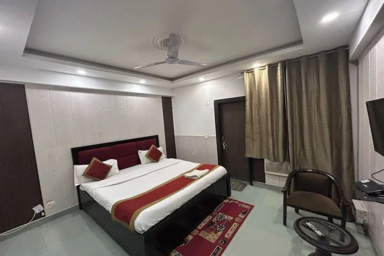 Hotel B K House