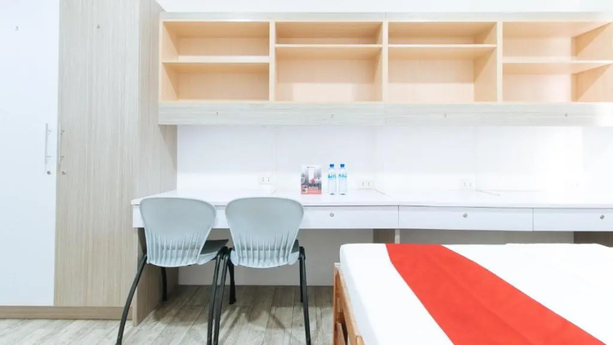 RedDoorz Plus @ 1318 Residences